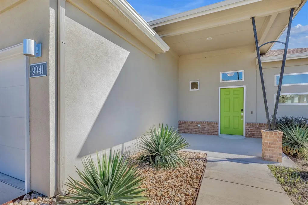 9941 Comely Bend Manor TX 78653