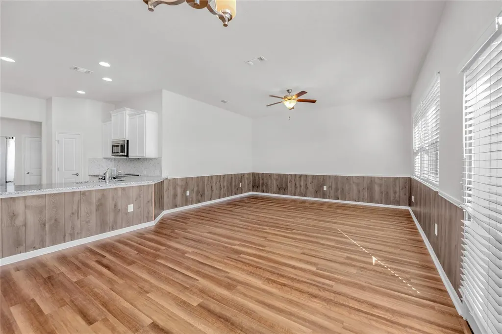 9941 Comely Bend Manor TX 78653