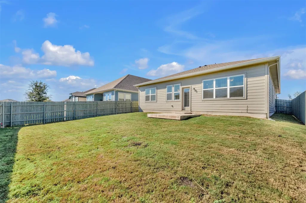 9941 Comely Bend Manor TX 78653