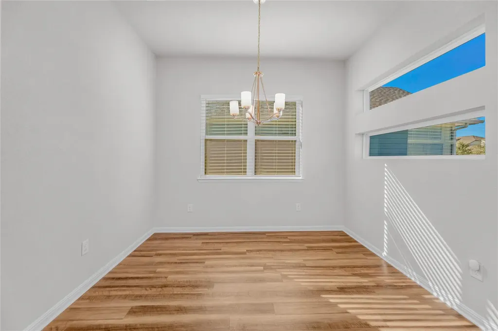 9941 Comely Bend Manor TX 78653