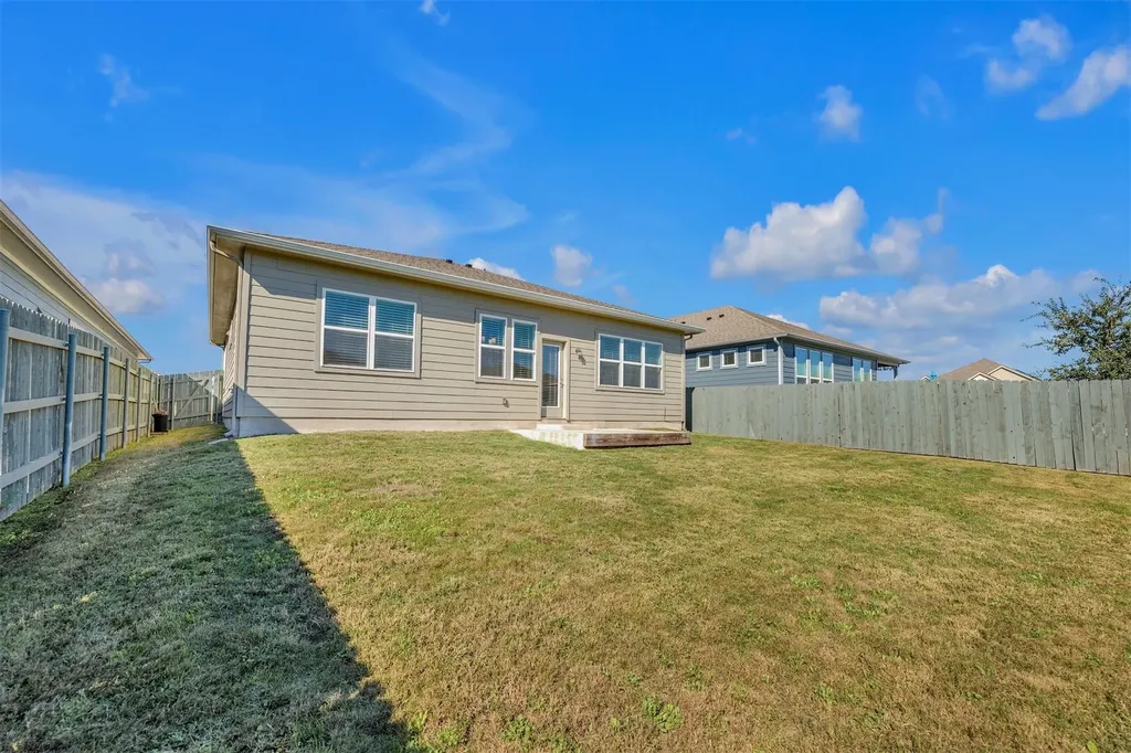 9941 Comely Bend Manor TX 78653