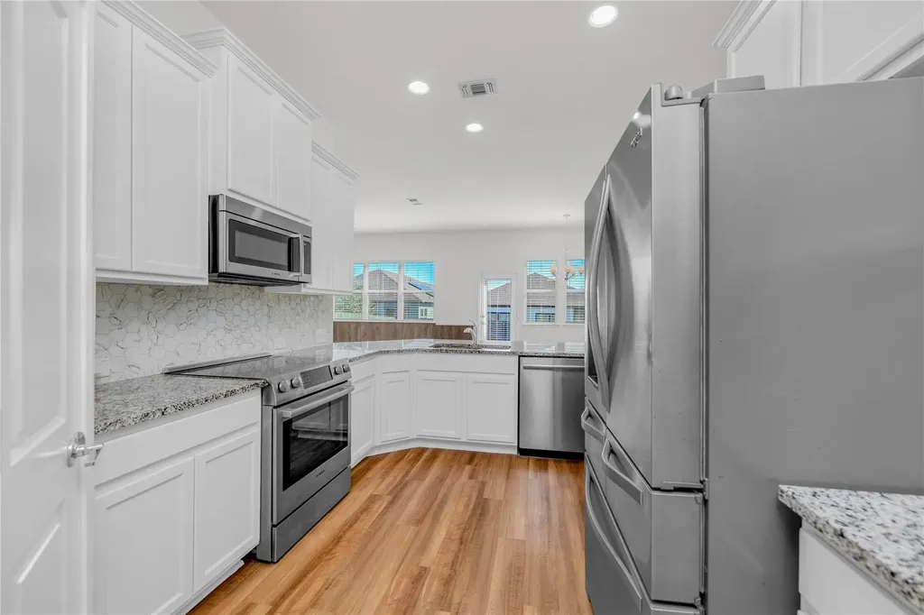 9941 Comely Bend Manor TX 78653