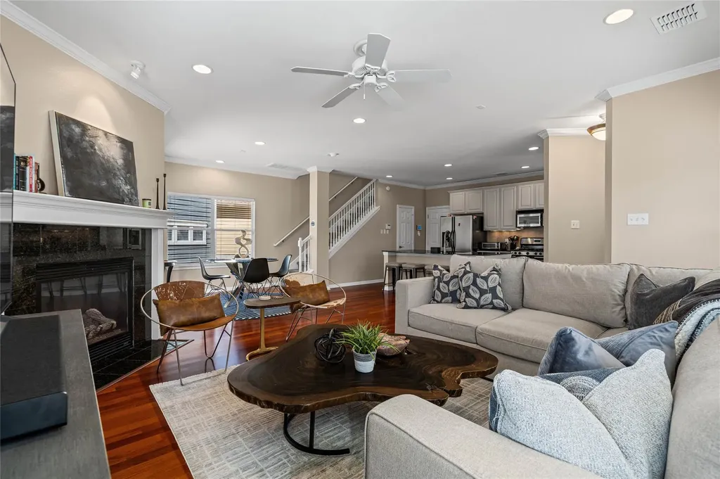 411 W St Elmo Road Austin TX 78745