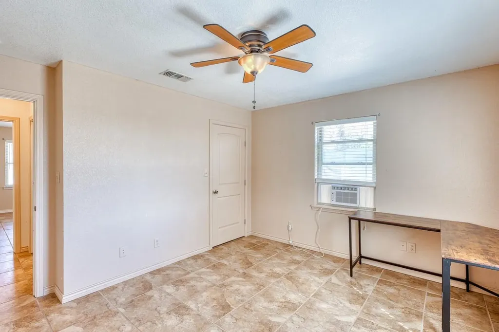 1129 Lonesome Loop Blanco TX 78606