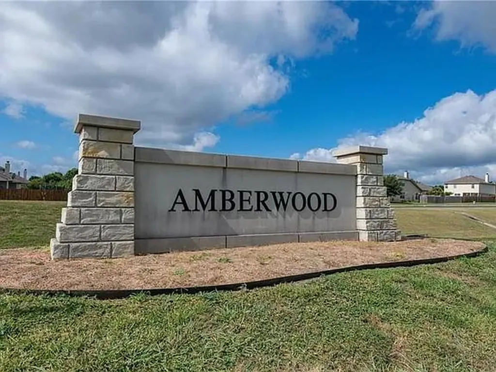 1941 Amberwood Loop Kyle TX 78640