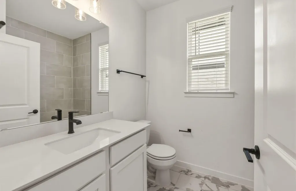 526 Rubber Tree Way Buda TX 78610