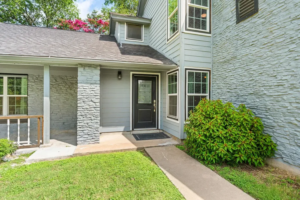 7906 Keneshaw Drive Austin TX 78745