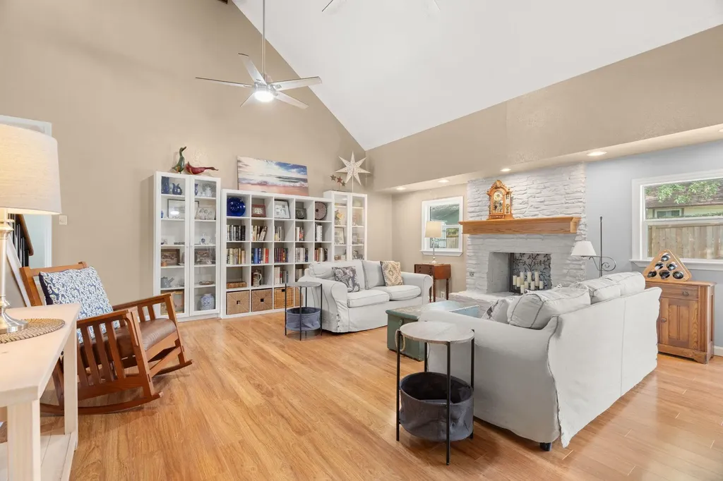 7906 Keneshaw Drive Austin TX 78745