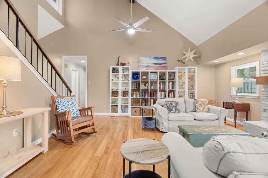 7906 Keneshaw Drive Austin TX 78745
