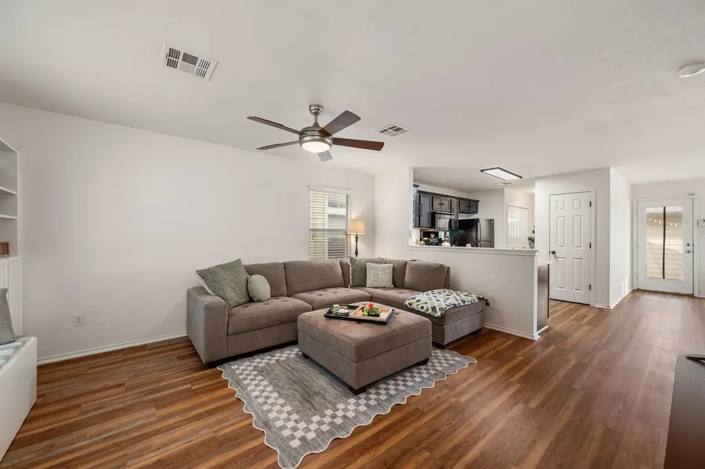709 N Cascades Avenue Pflugerville TX 78660