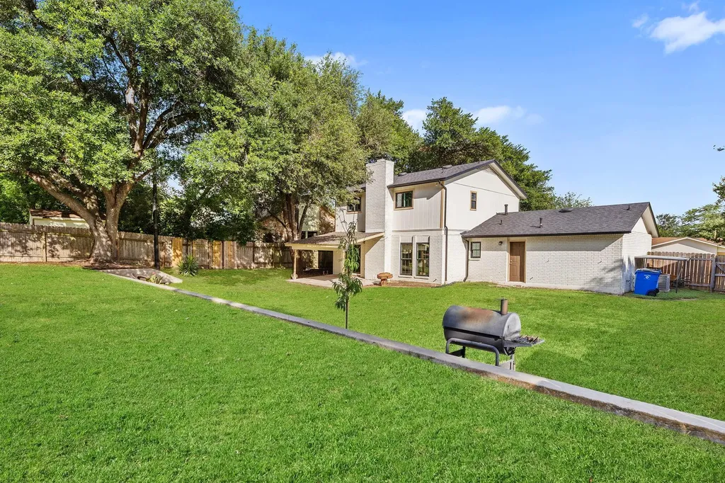 600 Pintail Lane Taylor TX 76574