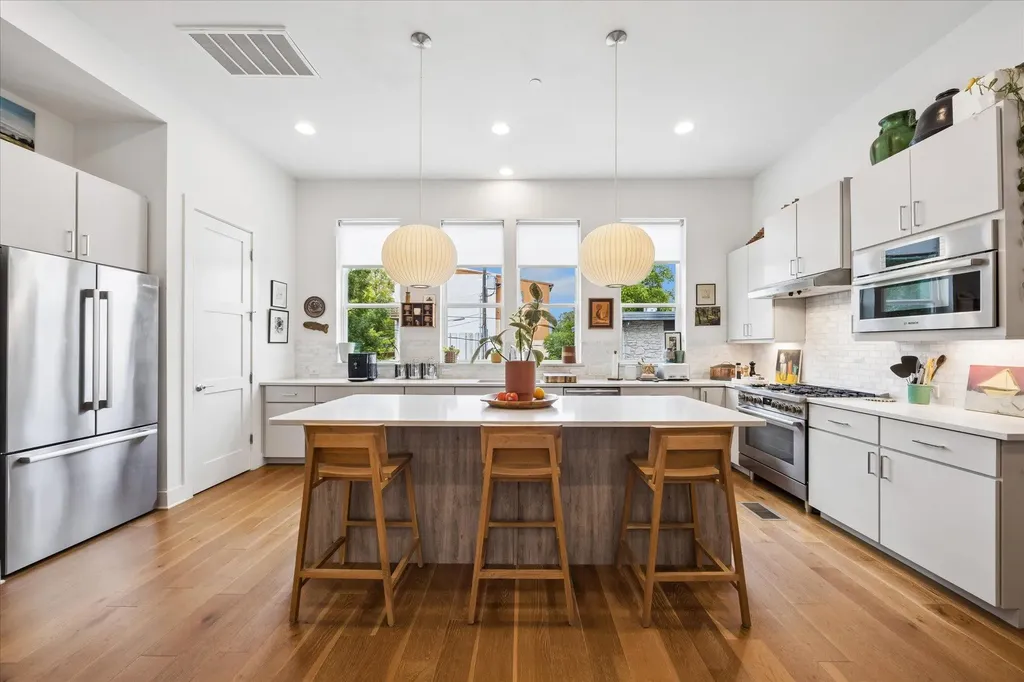 1002 Concordia Avenue Austin TX 78705