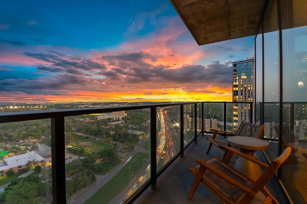 84 East Avenue Austin TX 78701