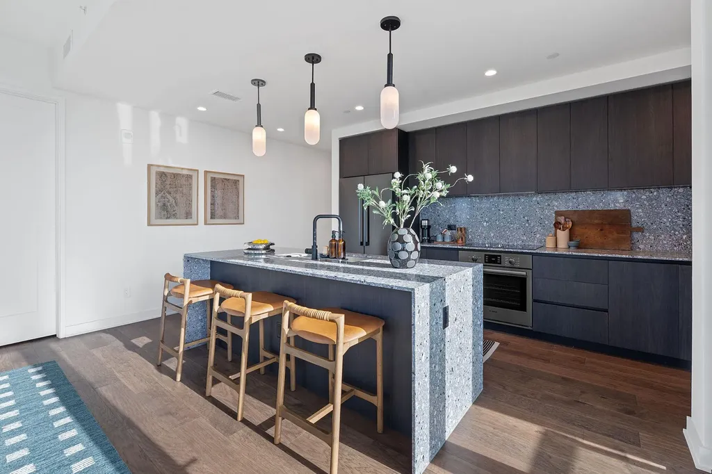 84 East Avenue Austin TX 78701