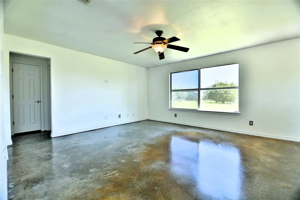152 Round Up Drive Liberty Hill TX 78642