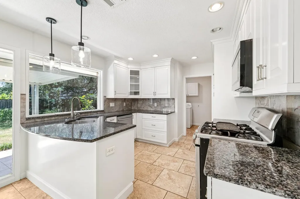 11307 Alhambra Drive Austin TX 78759
