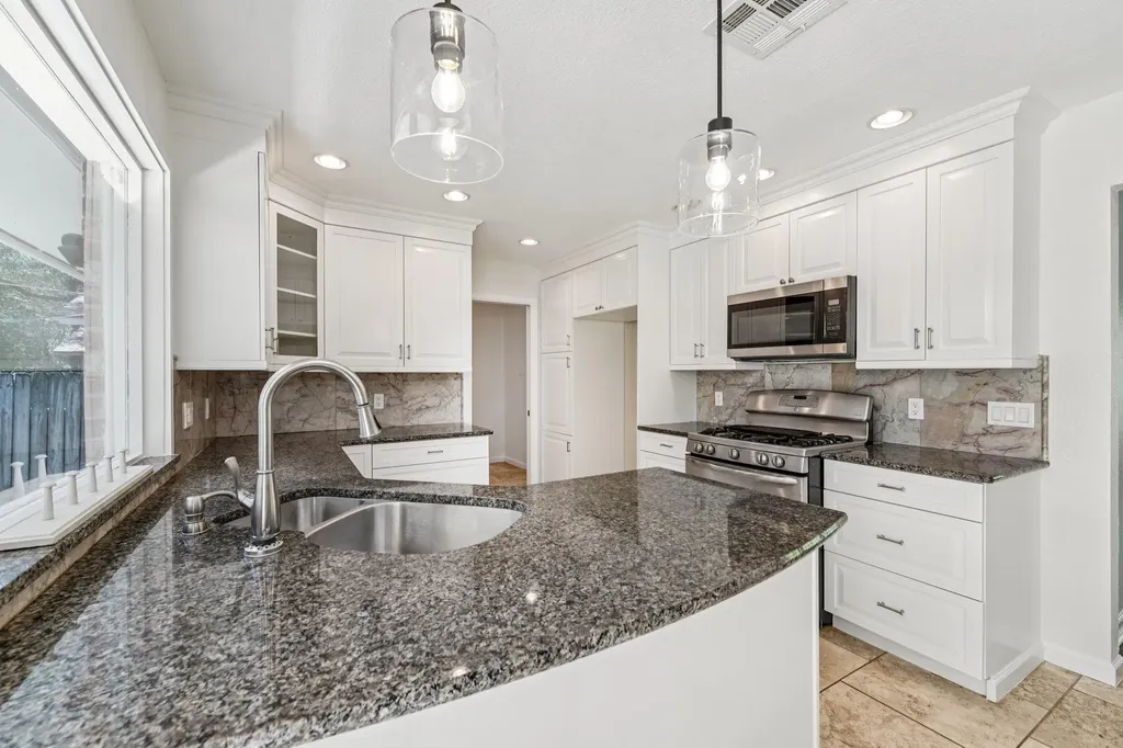 11307 Alhambra Drive Austin TX 78759