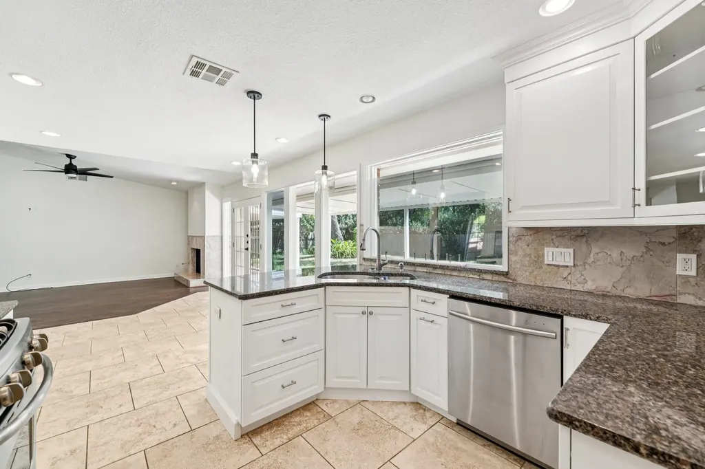 11307 Alhambra Drive Austin TX 78759