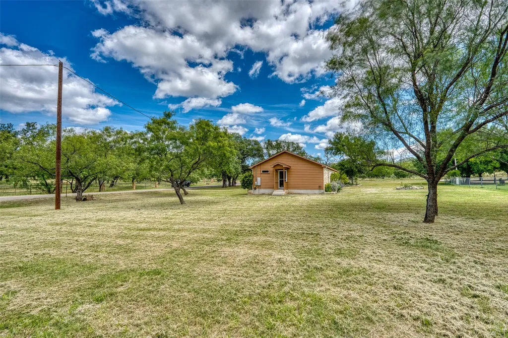160 County Road 141 Burnet TX 78611