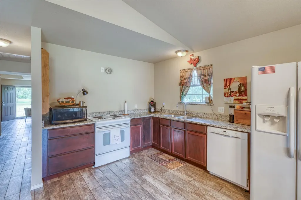 160 County Road 141 Burnet TX 78611