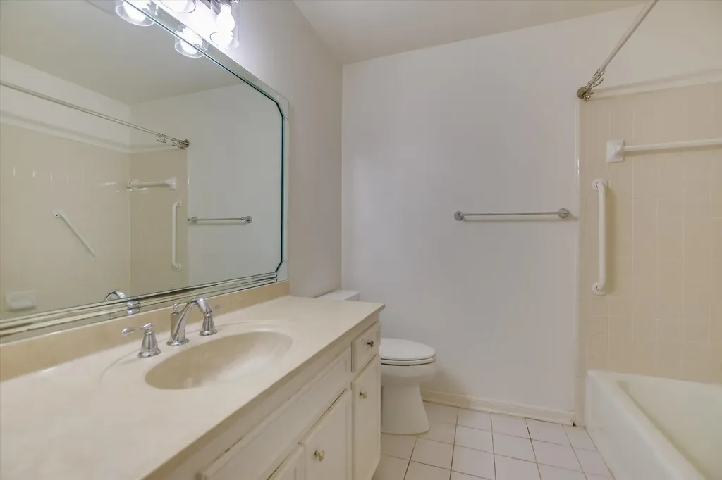 3413 Cactus Wren Way Austin TX 78746