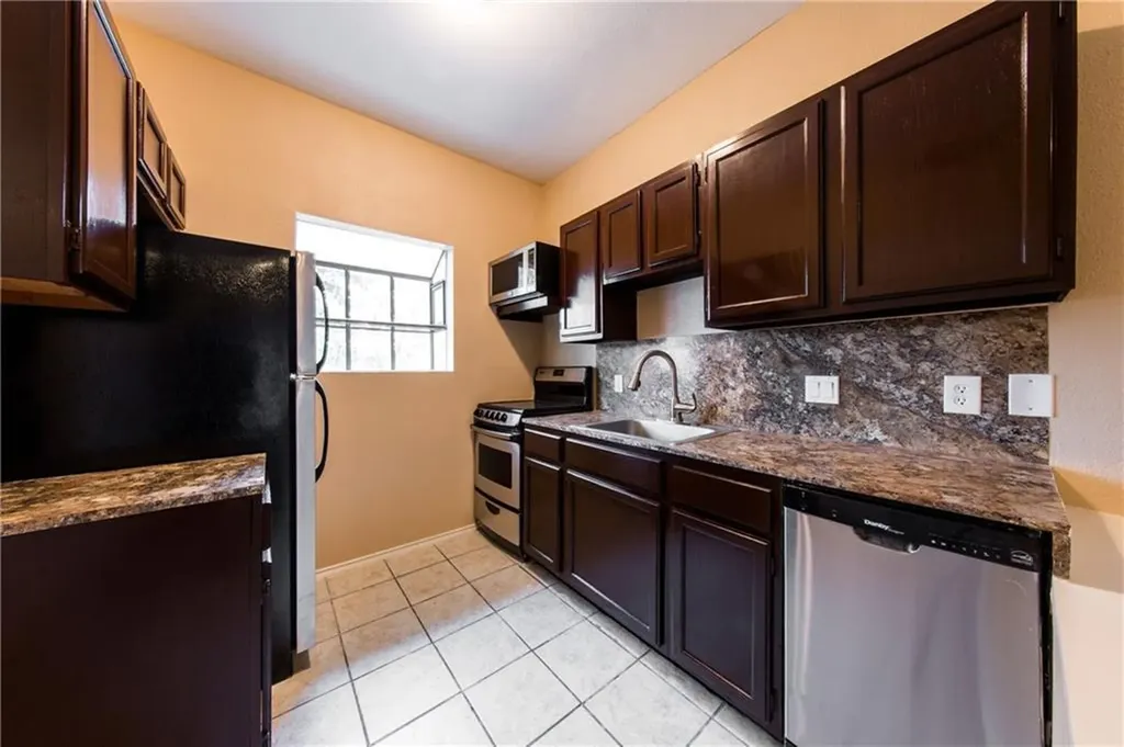 3206 King Street Austin TX 78705