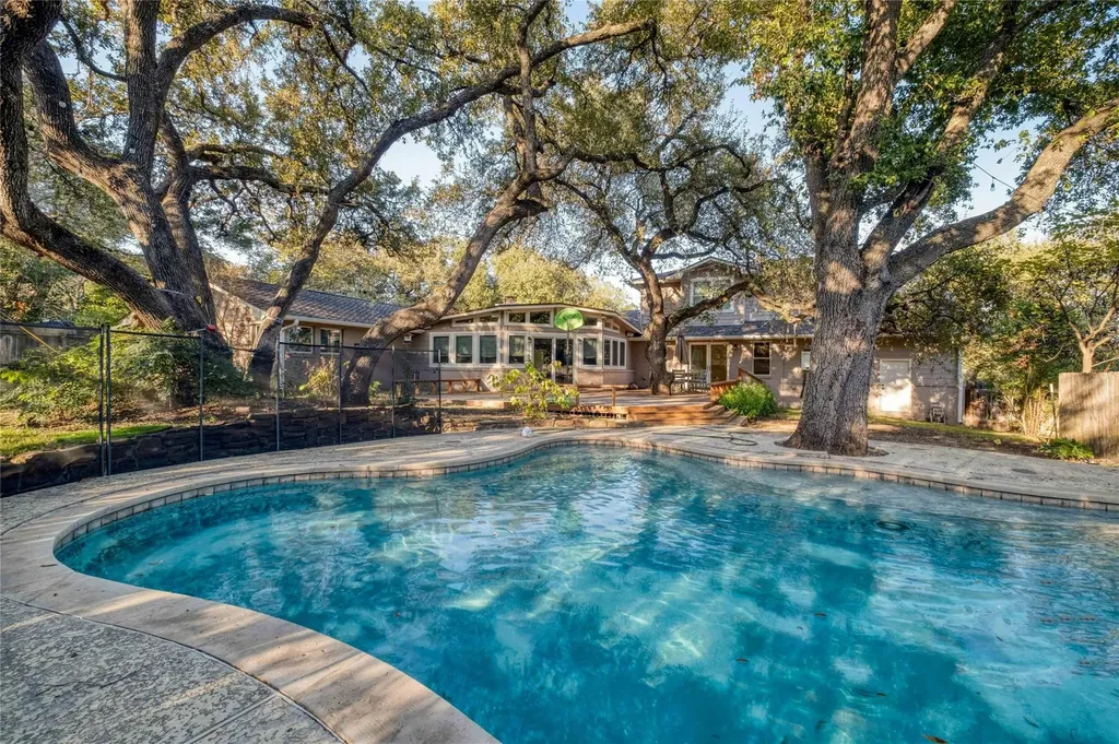 Austin TX, 3927 Knollwood Drive