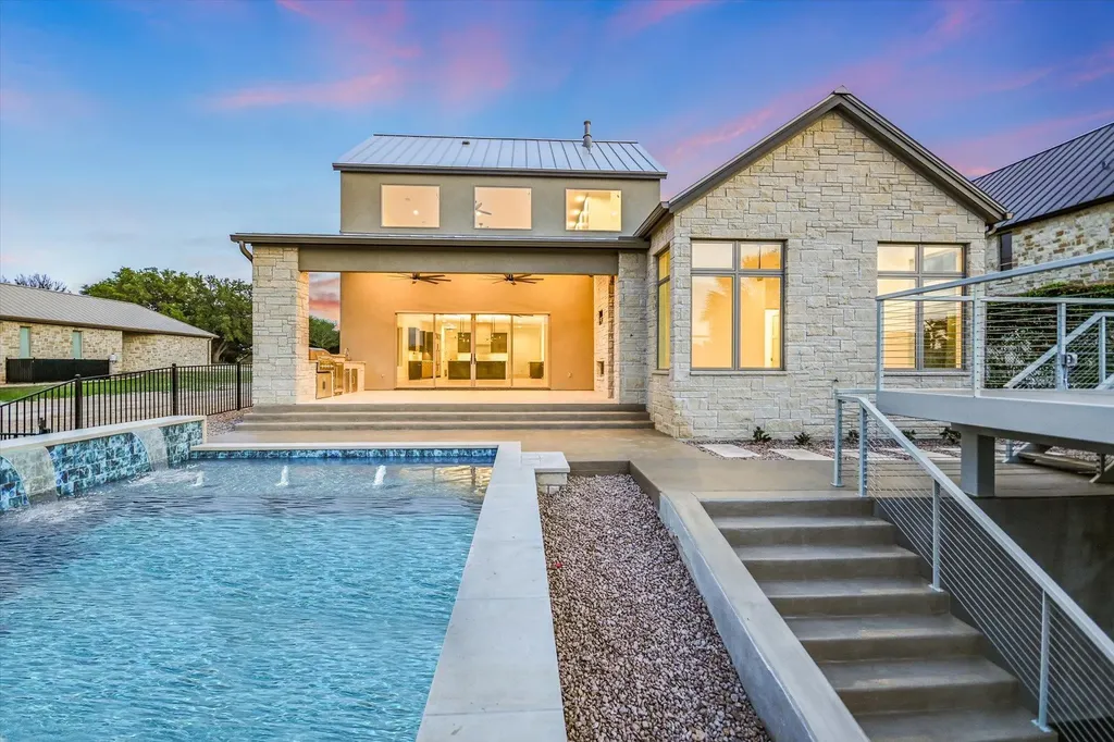 98 Wennmohs Place Horseshoe Bay TX 78657