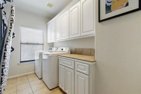 6 Monarch Oaks Lane The Hills TX 78738