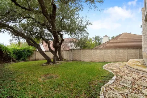 6 Monarch Oaks Lane The Hills TX 78738
