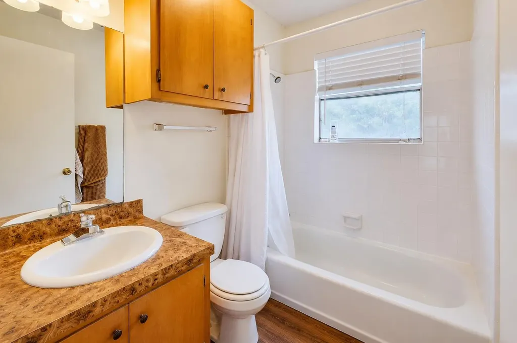 912 W 22 1/2 Street Austin TX 78705
