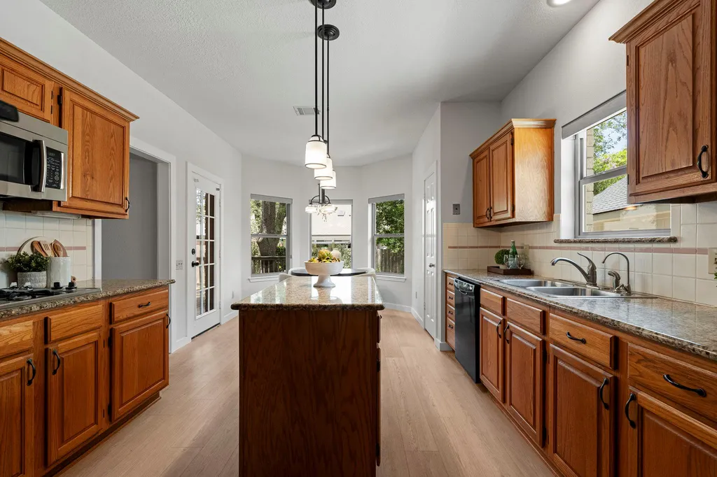 6304 Walebridge Lane Austin TX 78739