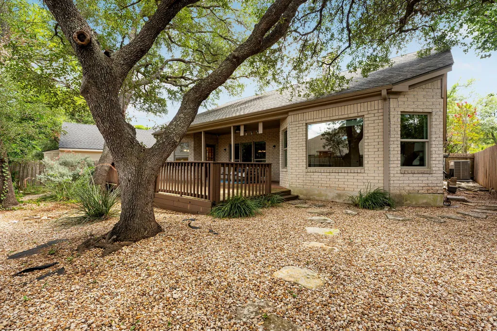 6304 Walebridge Lane Austin TX 78739