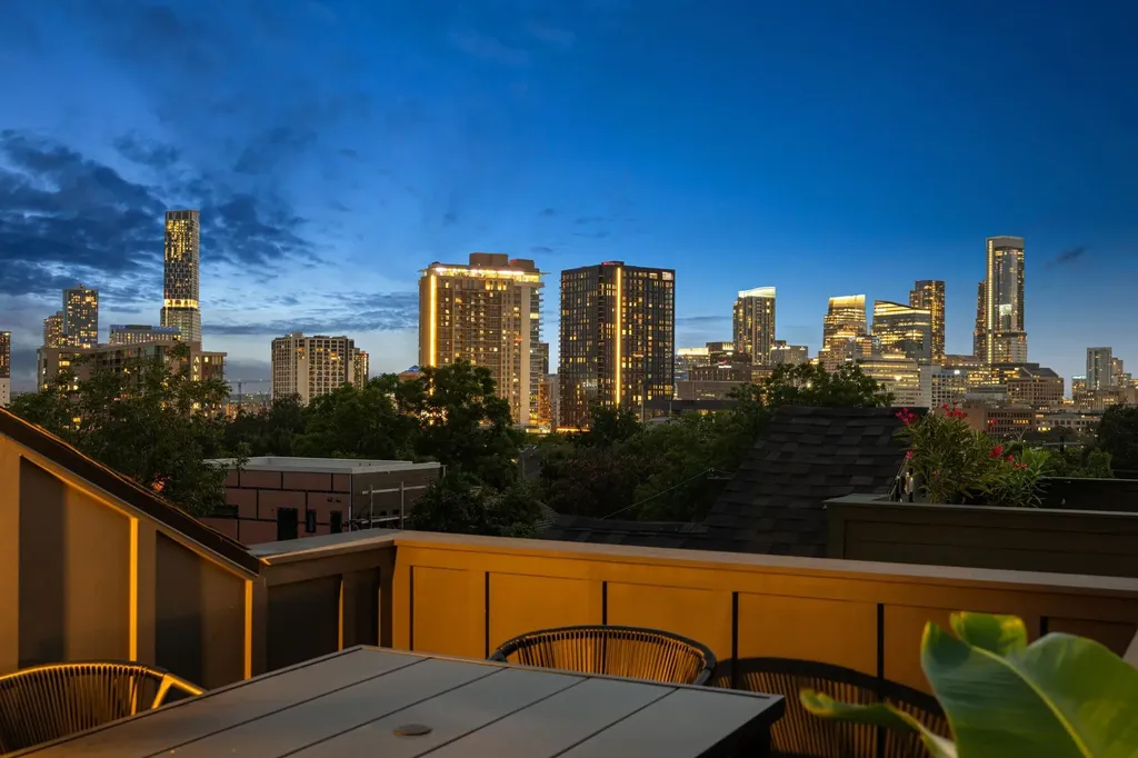 1007 E 15th Street Austin TX 78702