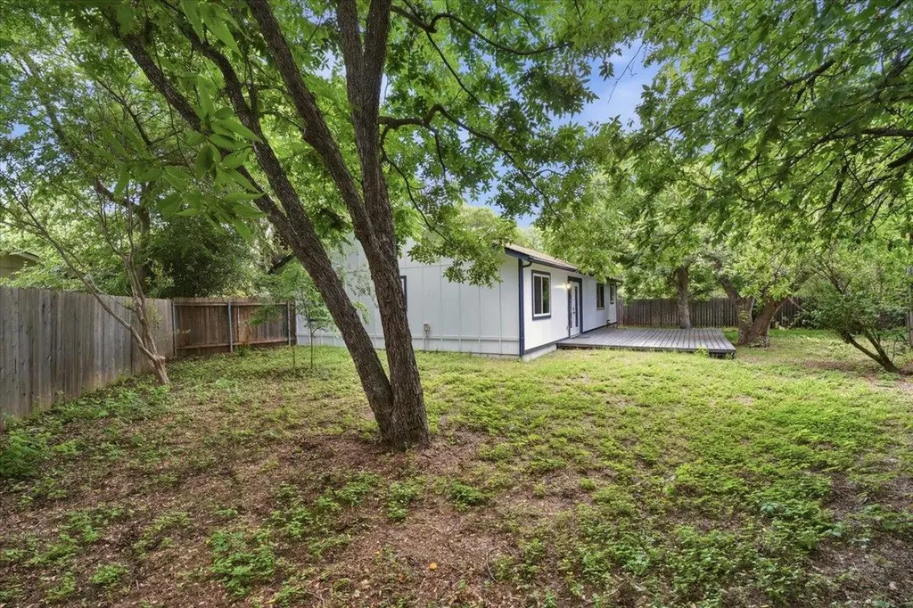 302 Shadow Bend Cove Austin TX 78745