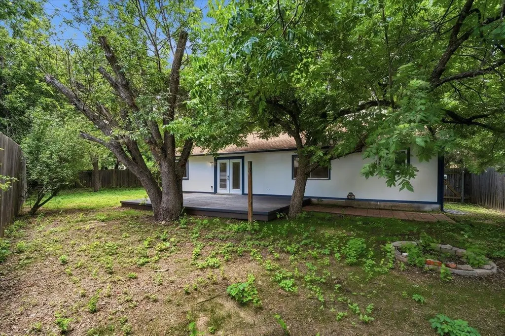 302 Shadow Bend Cove Austin TX 78745