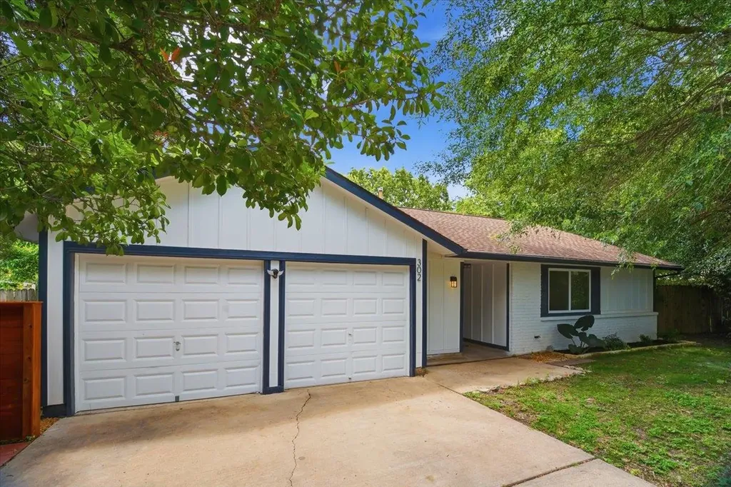 302 Shadow Bend Cove Austin TX 78745
