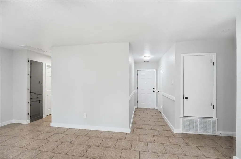 302 Shadow Bend Cove Austin TX 78745