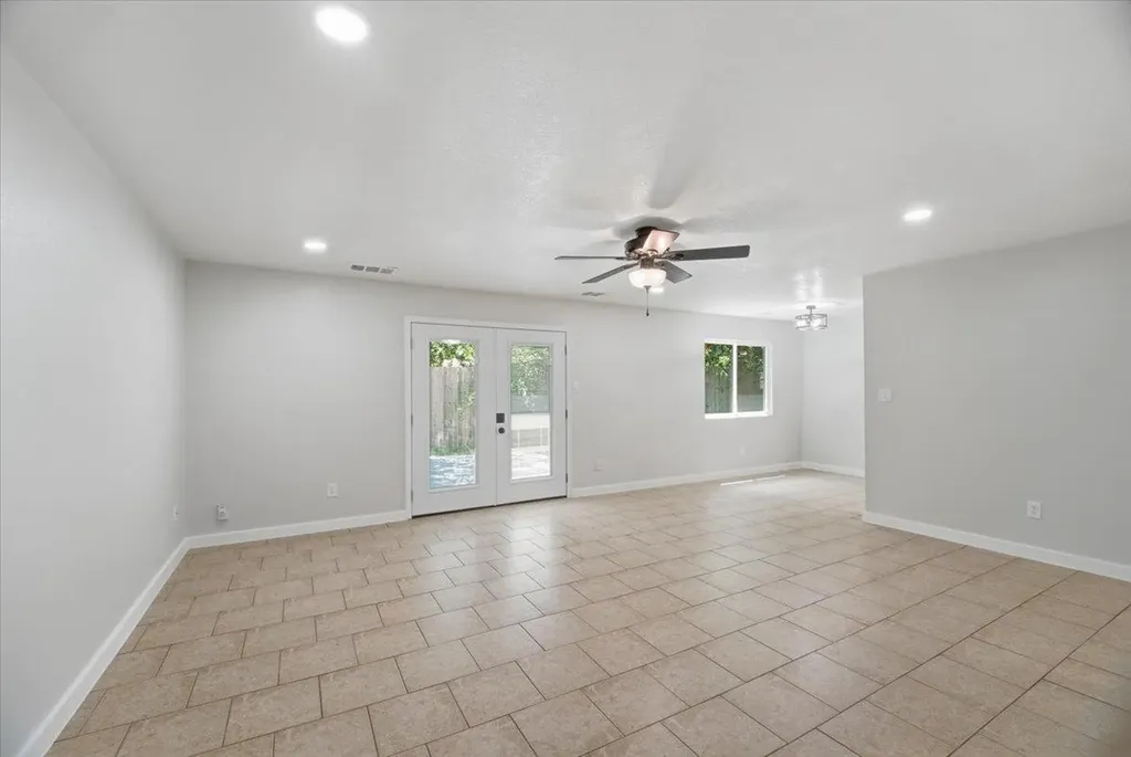 302 Shadow Bend Cove Austin TX 78745