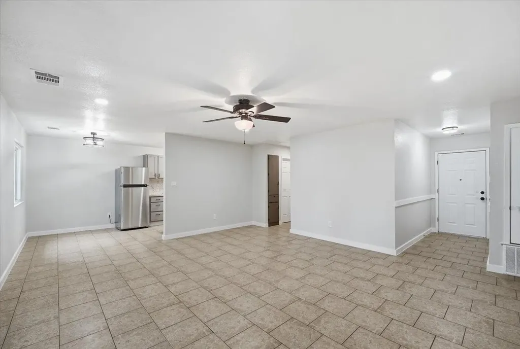 302 Shadow Bend Cove Austin TX 78745