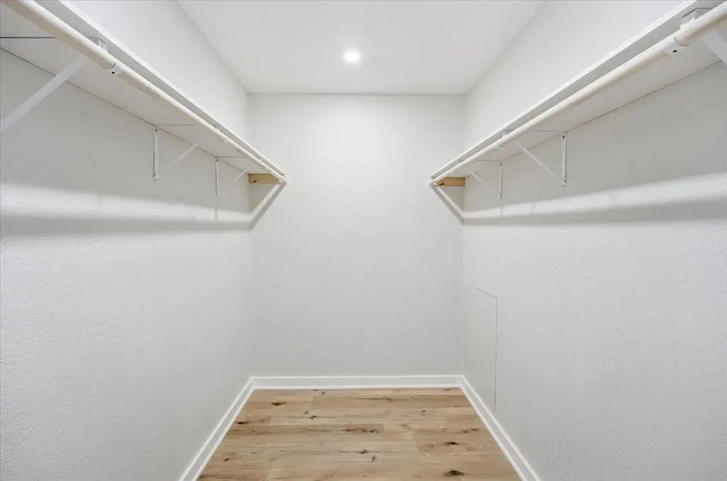 302 Shadow Bend Cove Austin TX 78745