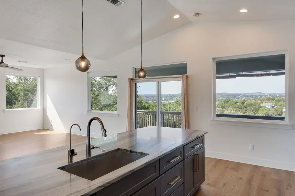 429 Summit Ridge Drive N Lago Vista TX 78645