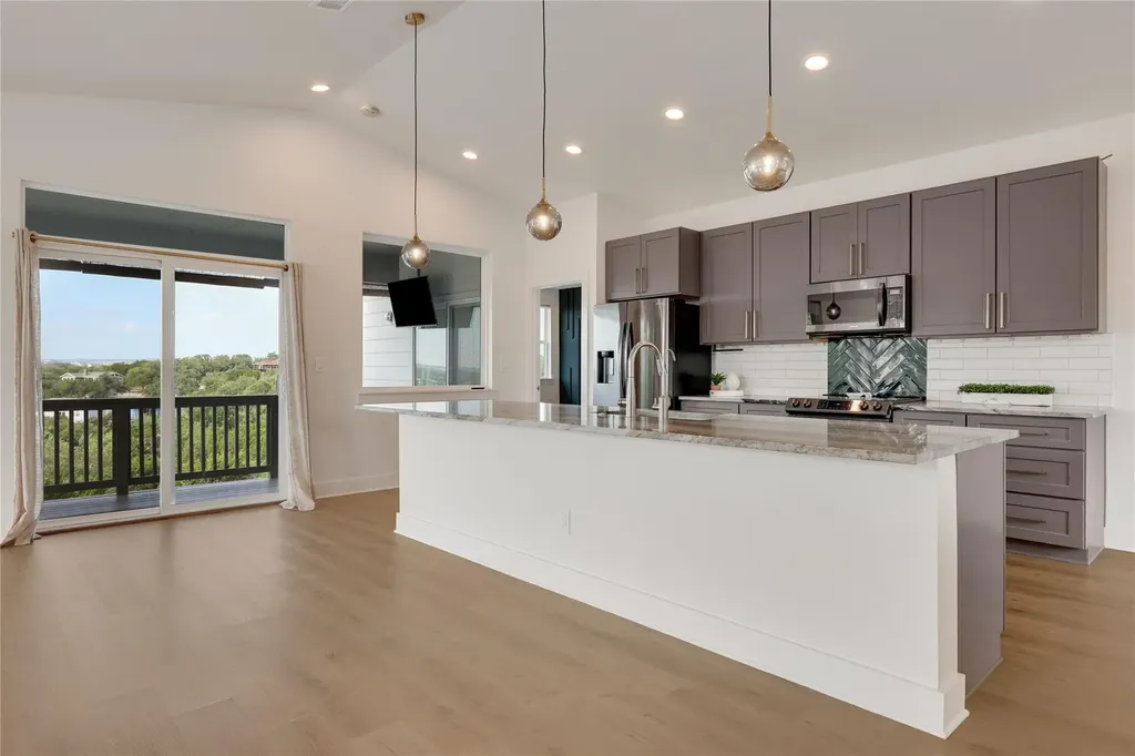 429 Summit Ridge Drive N Lago Vista TX 78645