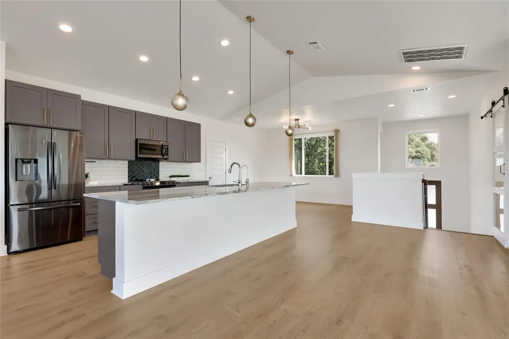 429 Summit Ridge Drive N Lago Vista TX 78645