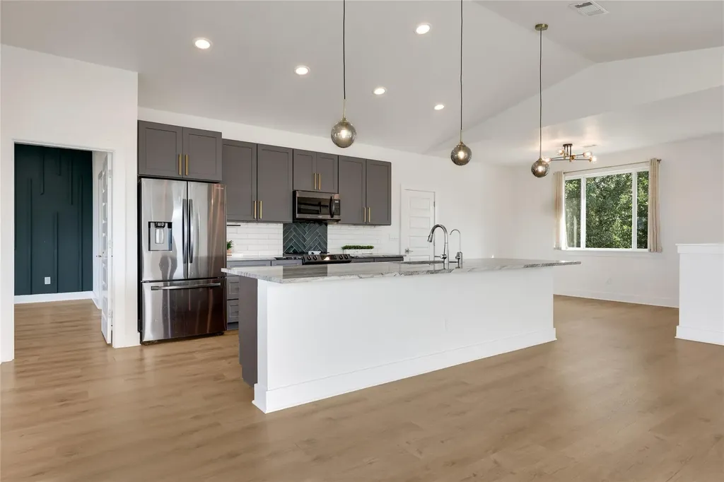 429 Summit Ridge Drive N Lago Vista TX 78645