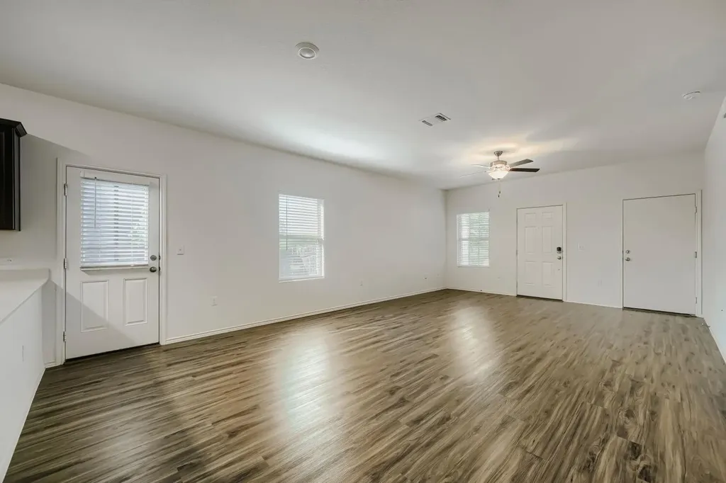 7001 Tonka Lane Austin TX 78744
