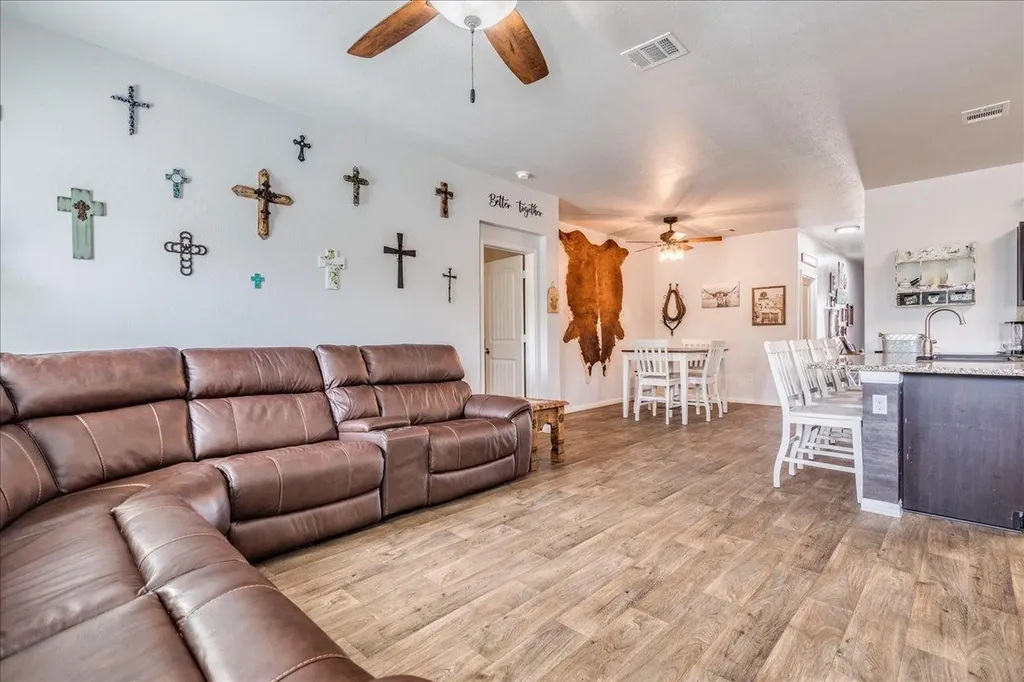202 Hess Drive Kyle TX 78640
