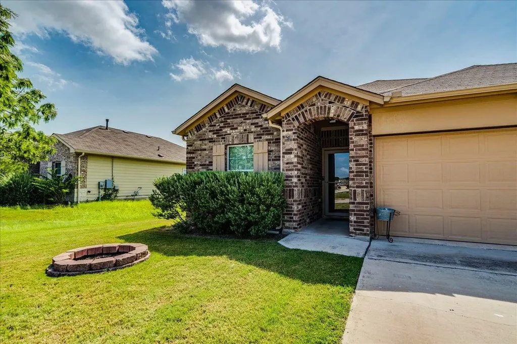 202 Hess Drive Kyle TX 78640