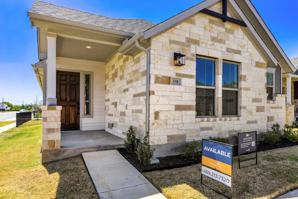 338 Orleanian Drive Buda TX 78610