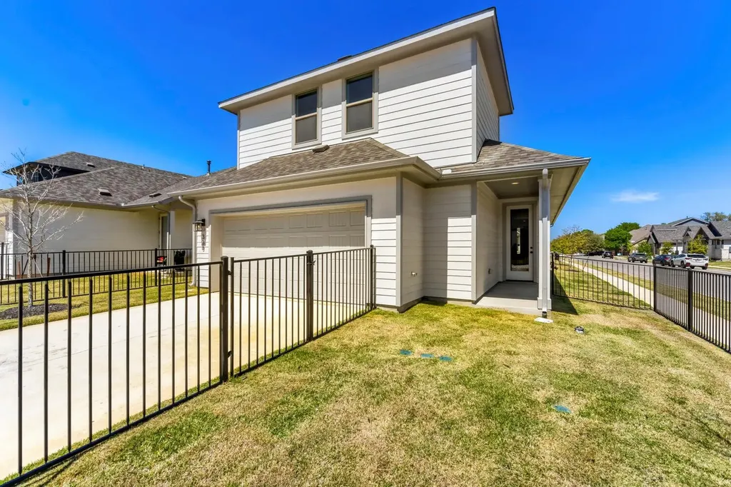 338 Orleanian Drive Buda TX 78610